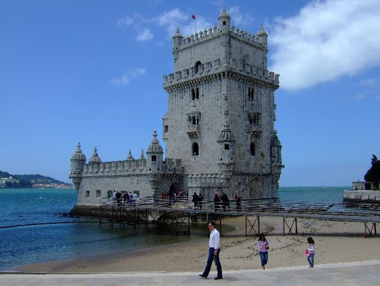 TORRE DE BELÉM mit Zugangssteg