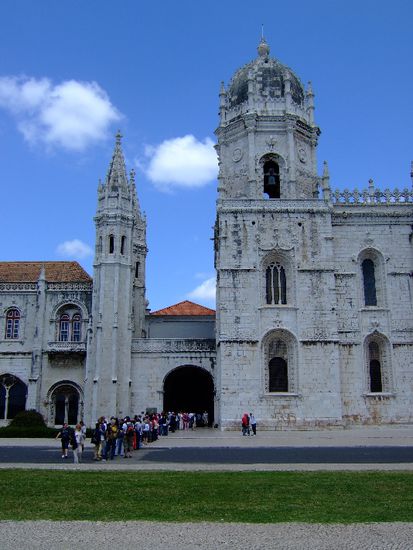 Warteschlange vor dem Eingang zum MOSTEIRO DOS JERÓNIMOS (Hironimuskloster)