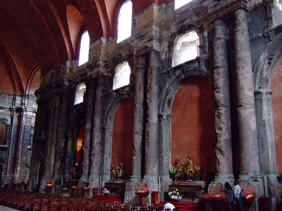 Nach überstandenen Naturkatastrophen die 
"IGREJA DE SÃO DOMINGOS"