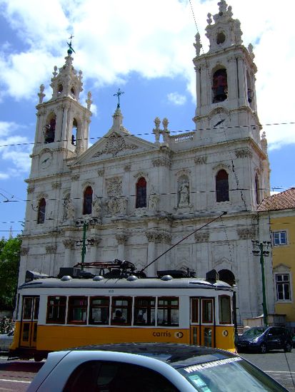 BASILICA DA ESTRELA mit Tram  
