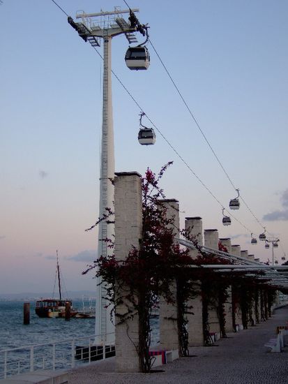 Gondelbahn über dem Expogelände