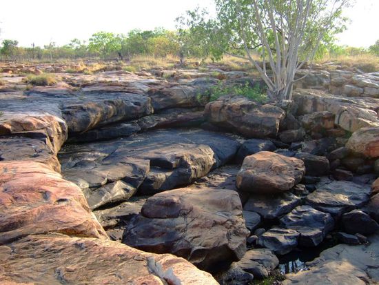 Ausgetrocknetes Wasserbett eines Flusses