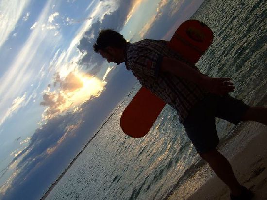 Snowboarder am MEER
