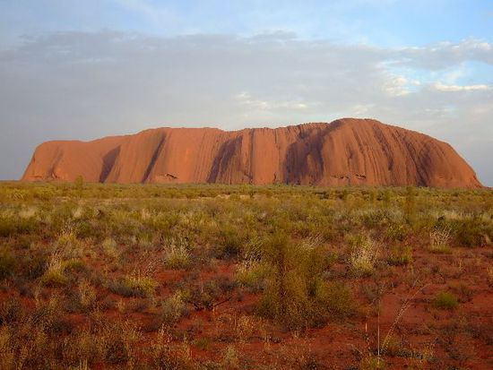 Morgenerwachen am ULURU (AYERS ROCK)