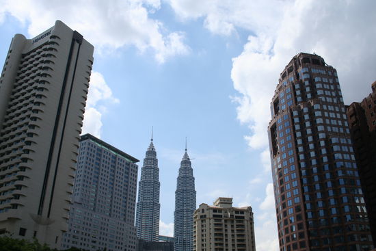 Wolkenkratzer ohne Ende und in der Mitte die Kuala Lumpur Twin Towers (450m hoch).