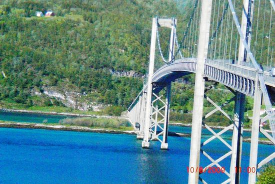 Eine der zahlreichen Brücken - die meisten Inseln sind nicht weit voneinander entfernt.