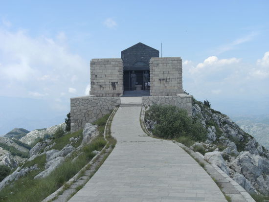 Njegos-Mausoleum auf dem Gipfel des Jezerskij vrh