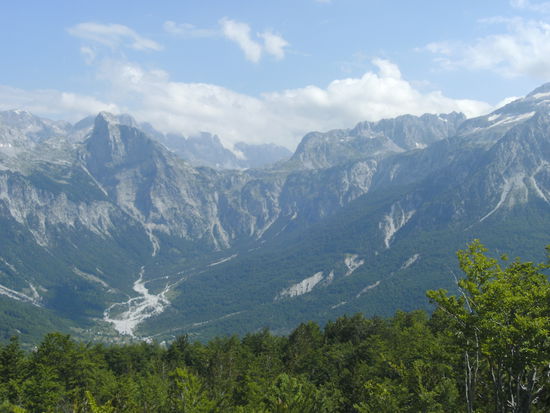 Blick auf den Talkessel von Theth