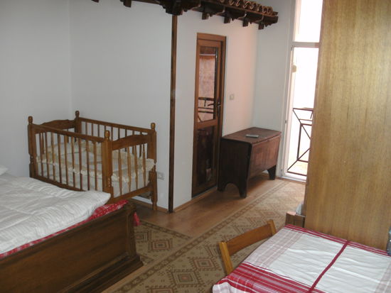 Nun freuten wir uns wieder auf unser gemütliches Hotelzimmer. Schade, dass wir unsere Tochter nicht mitgenommen haben - in dieses Kinderbett hätte sie aber eh nicht mehr gepasst.