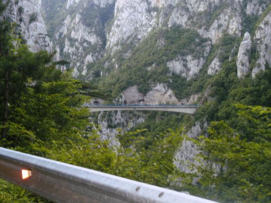 ...über Brücken...