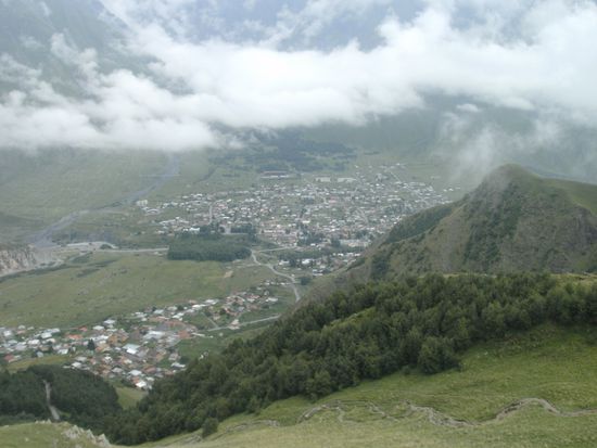 Blick auf Kasbegi von oben
