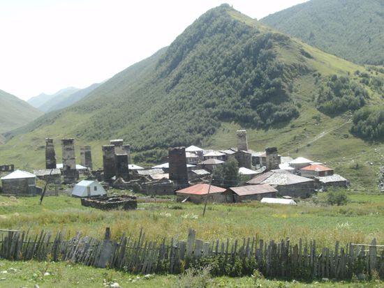 Das Ziel unseres Ausflugs, das Bergdorf Ushguli in 2.200 m Höhe, bekannt durch seine Wehrtürme, die seit 1996 zum UNESCO-Weltkulturerbe gehören
