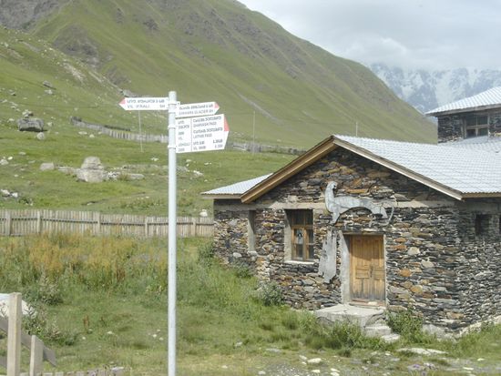 Erste Anfänge der touristischen Erschließung durch Wanderwege - Wegweiser gibt es schon, Wegmarkierungen nur sehr sporadisch