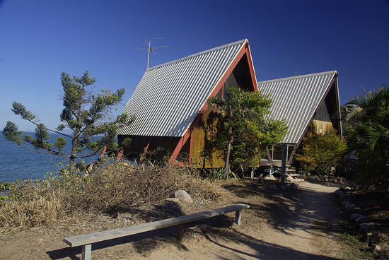 ...das sind die Unterkünfte. Eigentlich ganz schön, wenn man nicht mit 8 Mann/Frau sich eine solche teilen muss. Das geht auch noch, wenn's mit den Leuten passt. Ich hatte 5 spätpubertierende Engländerinnen in der Hütte....
