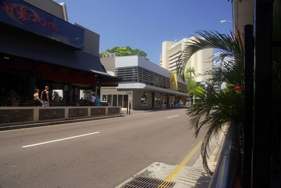 ...nein, es ist nicht immer so wenig Verkehr. War grad nur im Moment so.... Aber ihr wollt ja keine Bilder vom Strassenverkehr sehen, oder???