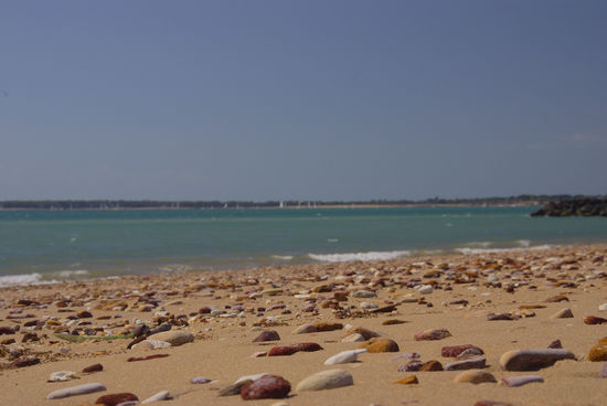 ...ziemlich steiniger Strand aber schön und keine Leute...