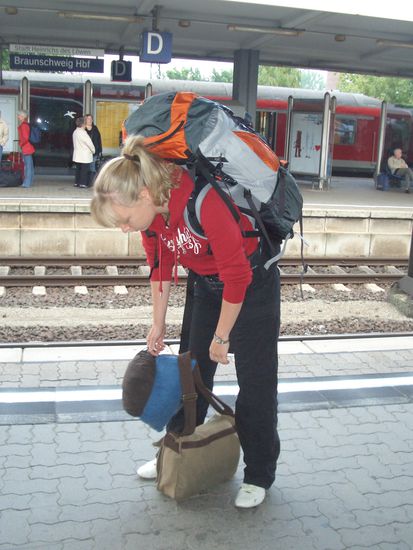 Hier der Beweis: Zwei Gepaeckstuecke und ein Kopfkissen!