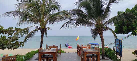Restaurant mit Blick auf den Strand