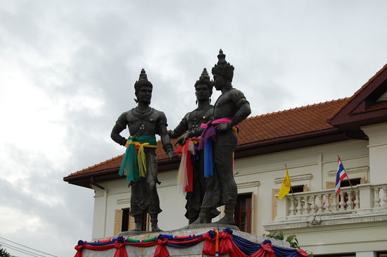 Drei Koenigs Monument