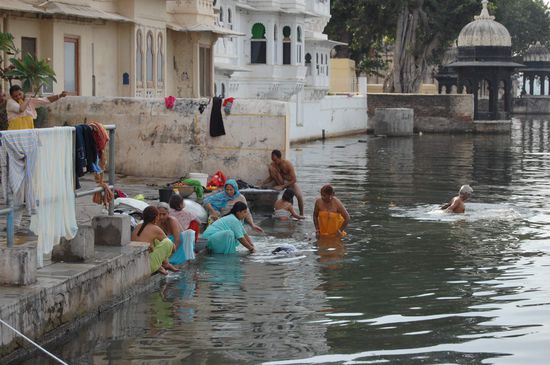 An den Ghat's - den Badetreppen