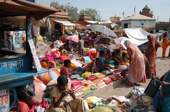 "Sari, Madame, Sari???"