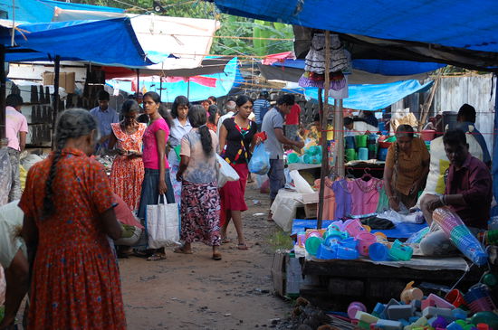 Tourifreier Markt  (die liegen alle noch im Bett)