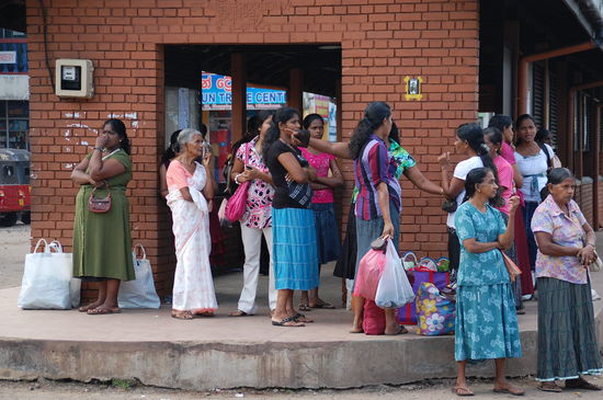 warten alle auf den Bus