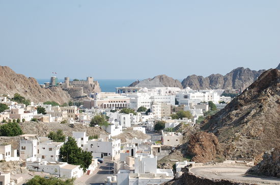 hinten in der Mitte mit der Fahne, der Sultanspalast