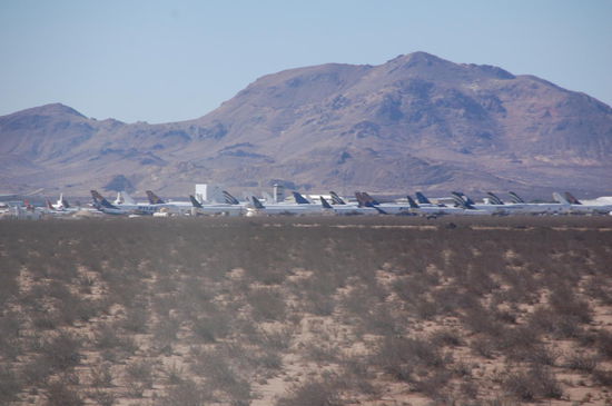 Irgendwo in den Bergen, Flugzeugfriedhof....