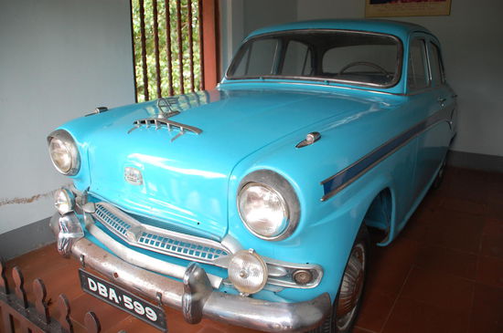 Mit diesem Austin hat sich der 73jährige Mönch Thich Quang Duc 1963 zu einer Kreuzung in Saigon bringen lassen und hat sich selbst verbrannt,  um gegen die Unterdrückung des Buddhismus durch den katholischen Präsidenten zu protestieren