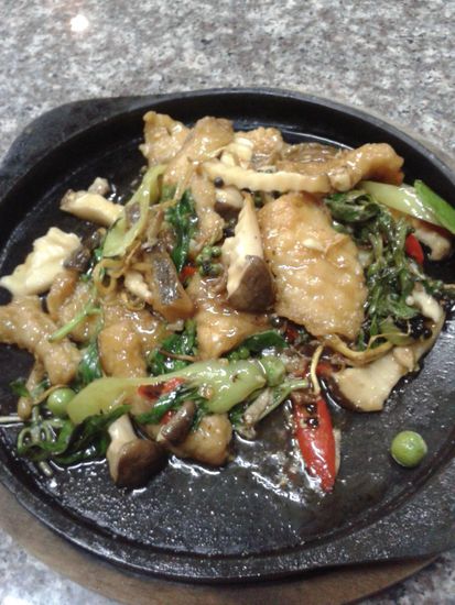 spicy fried fish (nur medium scharf auf eigenen Wunsch - aber richtig lecker)