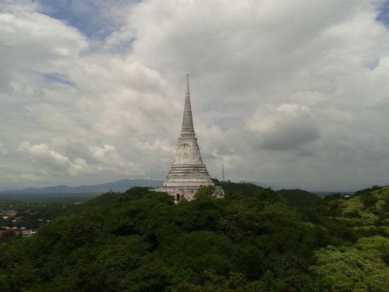 liegt ungefähr in der Mitte des Weges