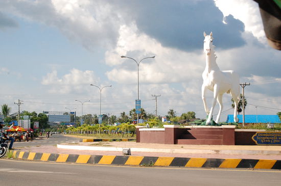 Das Denkmal des weissen Pferd - 5km vor Kep