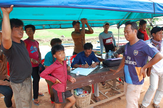 Hier wird ausgelost, welcher Kapitän, welches Boot...