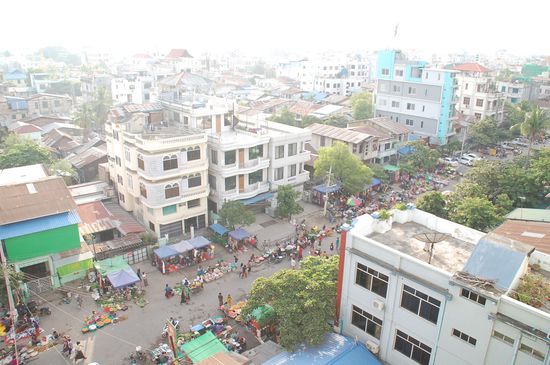 Da ist der Ausblick vom Yadanaborn Hotel schon besser 