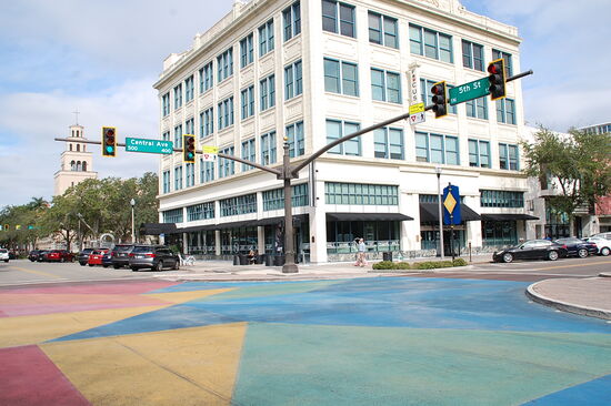 Die Kreuzungen sind alle bunt bemalt