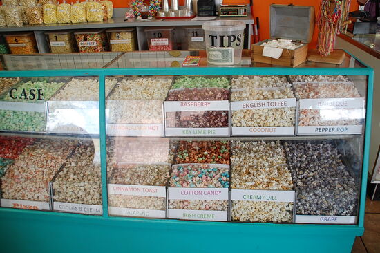 Popcorn in allen Geschmacksrichtungen, süss und salzig, mild bis scharf....