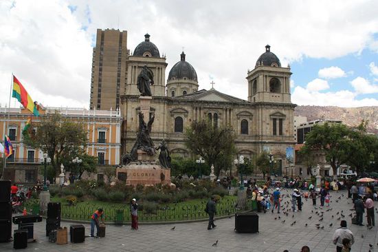 Hauptplatz (Plaza Murillo) mit Kathedrale