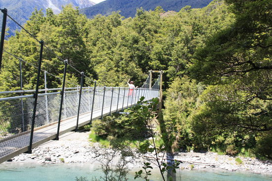 Hängebrücke bei den Blue Pools
