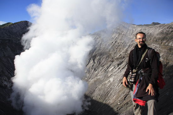 Auf dem Bromo Kraterrand