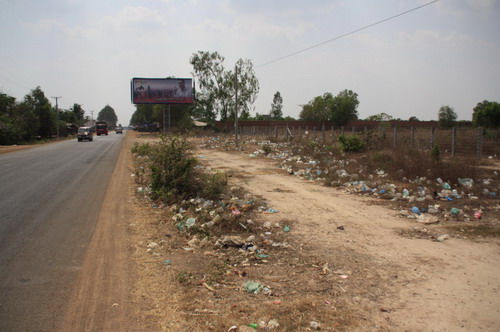 Ein Straßenrand in Kambodscha (schlimmer geht's immer)