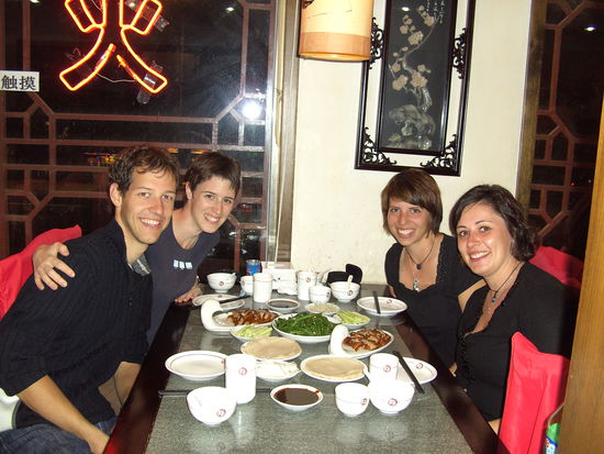 von links nach rechts:
Daniel, Manuela, Pekingente, Andrea, Susi