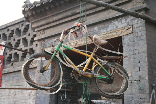 ja, sie fahren alle noch mit den radel hier rum