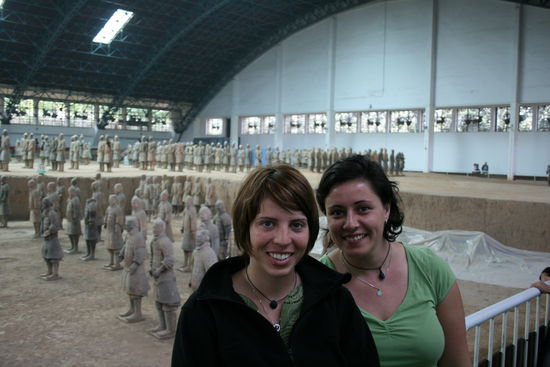 wir und die 13 krieger.
wie man sieht,war's ein harter kampf die alle auf's foto zu bekommen!!!