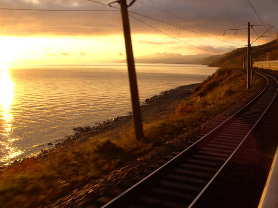 Sonnenaufgang ueberm Baikalsee.
Ohne Worte!