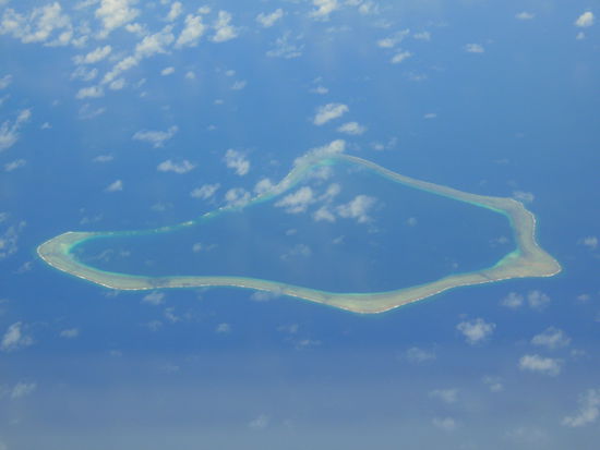 Blick aus dem Flugzeug auf Truk (müsst Ihr googeln)