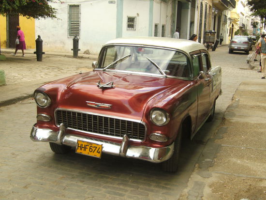 wie aus dem Ei gepellt