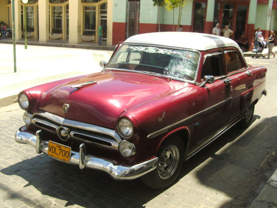 man beachte die gepflegten Einschusslöcher