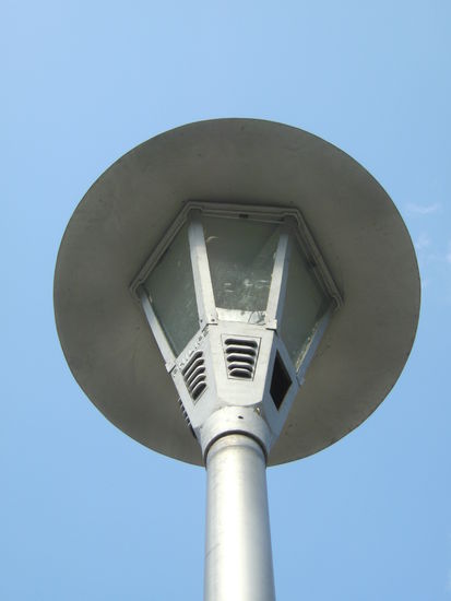 die neuesten Nachrichten (und die Musik) kommen aus den Laternen