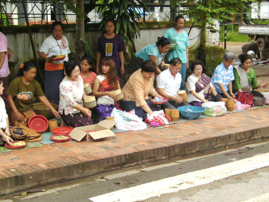 die Almosen werden vorbereitet